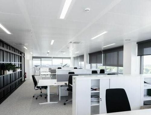                                         Bâtiment d’entreprise à louer à Mont-Saint-Guibert, € 15.702,50
