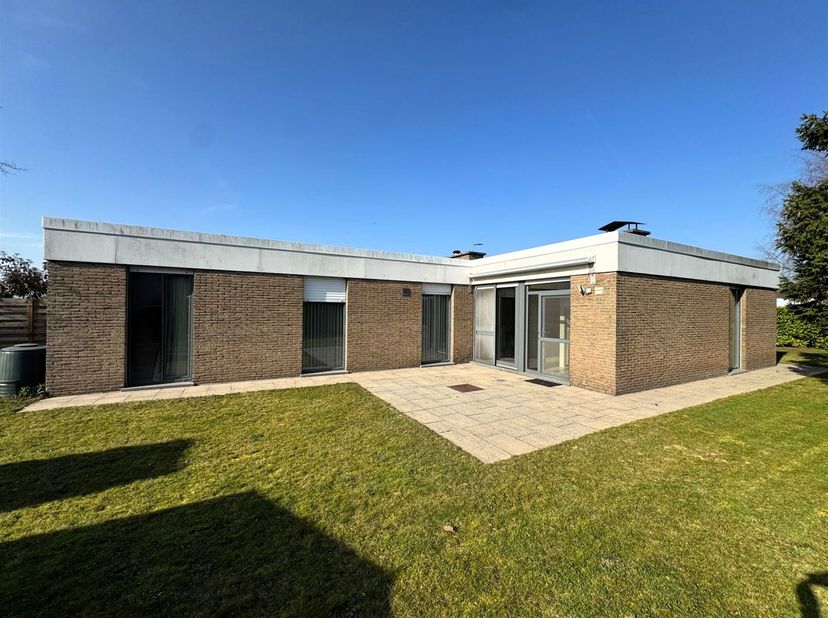 Huis te koop in Rozenstraat 18,
                    8570 Anzegem