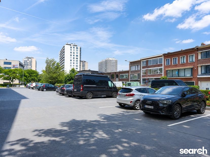 Garage te koop in Rodekruislaan 5,
                    2600 Berchem