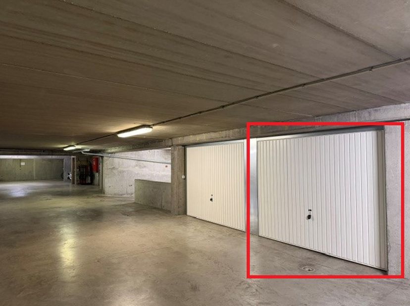 Woluwe-Saint-Lambert – Ideaal gelegen in de onmiddellijke nabijheid van metro TOMBERG en op een steenworp van het gemeentehuis van Woluwe-Saint-Lamber
