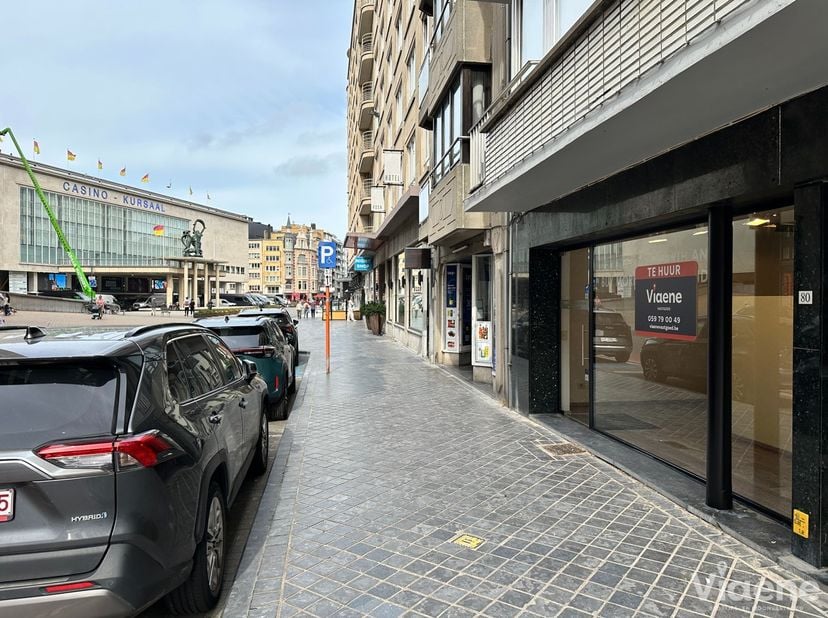 Bien professionnel à louer à Van Iseghemlaan 80,
                    8400 Oostende
