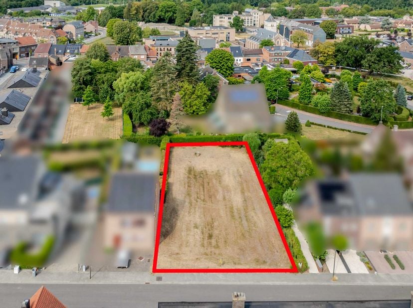 PROJECTGROND MUNSTERBILZEN - <br />
<br />
Twee percelen grond van respectievelijk 5a70ca en 4a69ca. <br />
Enkel gezamenlijk te koop. <br />
Gelegen