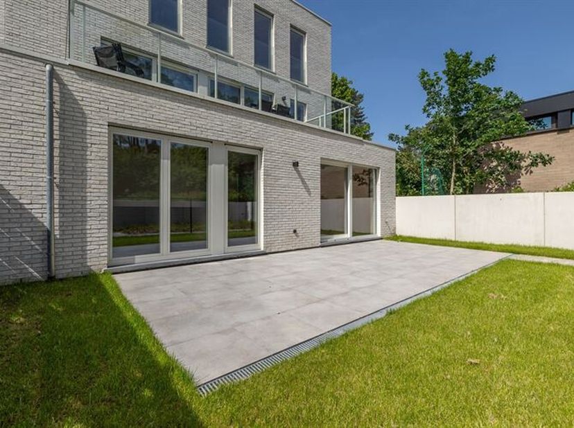 Gelijkvloers appartement met 3 slaapkamers, tuin en garage aan het Averbode .<br />
Dit unieke gelijkvloerse appartement maakt deel uit van een kleins