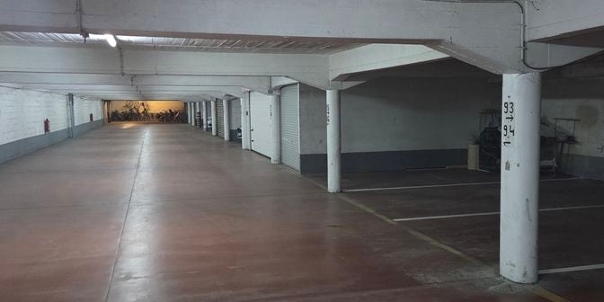 Garage à louer à Raffelgemstraat, 9300 Aalst