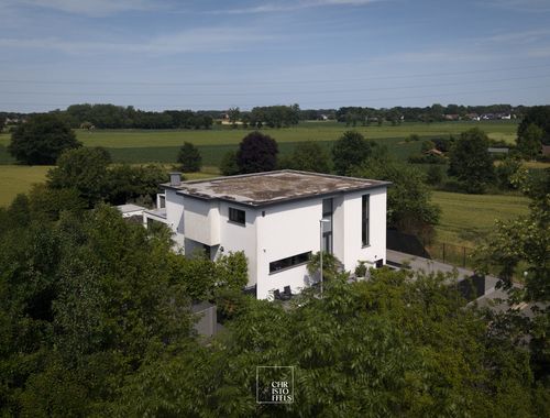                                         Villa te koop in Leut, € 1.250.000
