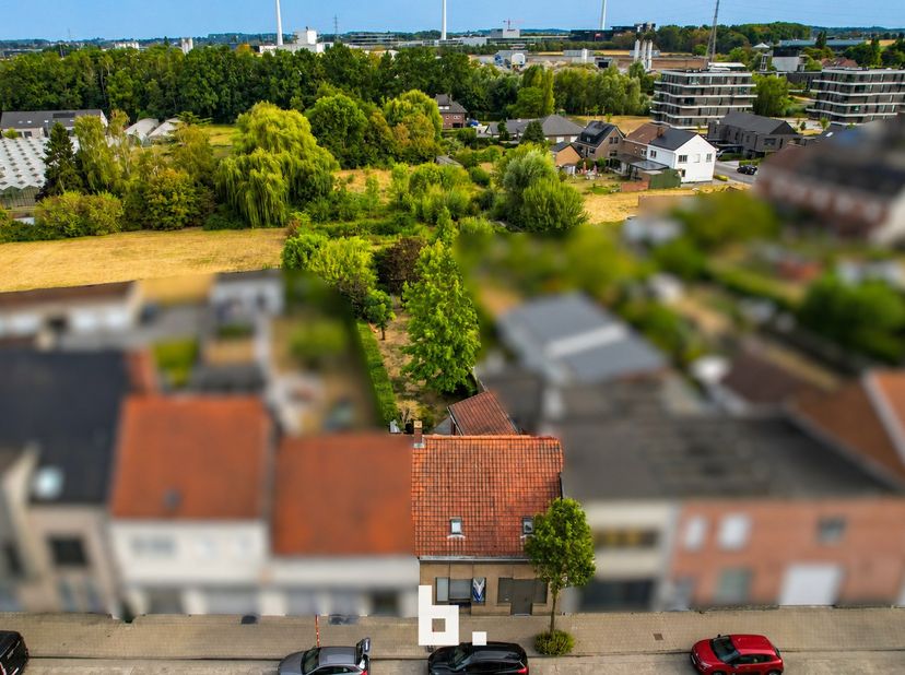 Bezoekdag zaterdag 5 september &amp; woensdag 9 september op afspraak!<br />
<br />
Op zoek naar een gezellige woning met verrassend veel buitenruimte? De