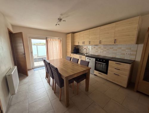                                         Appartement te huur in Basècles, € 850
