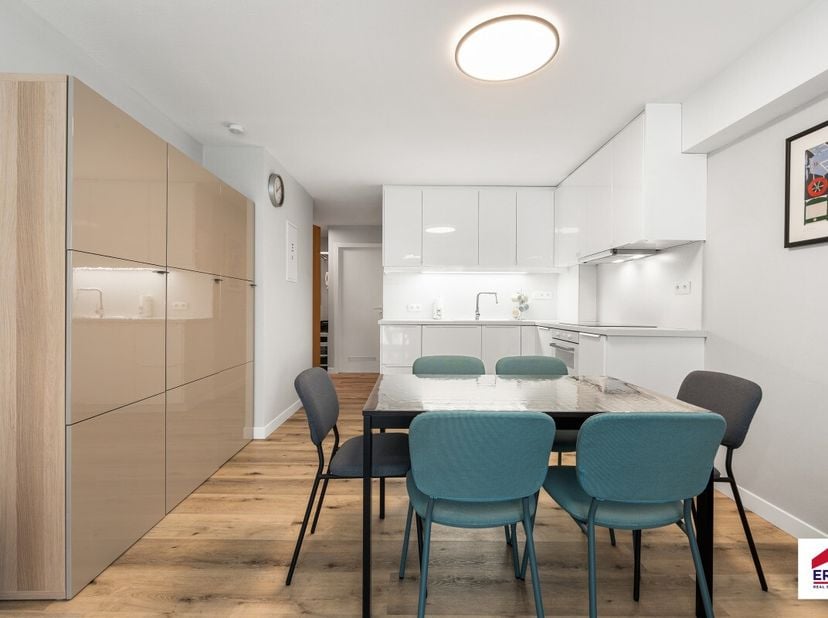 Te koop: gerenoveerd appartement in Koksijde, op een topligging nabij de zeedijk en met een ruim terras. Dit charmante appartement aan de Leopoldine L