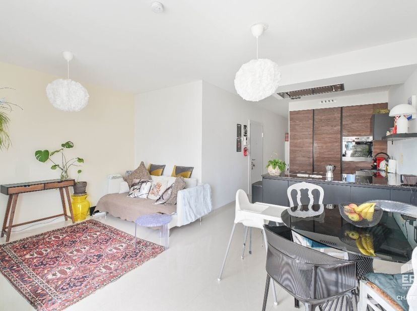 Bruxelles : Appartement à vendre, situé dans le quartier RogierSitué dans le quartier Rogier, cet appartement 2 chambres de 75 m² (surface brute PEB)