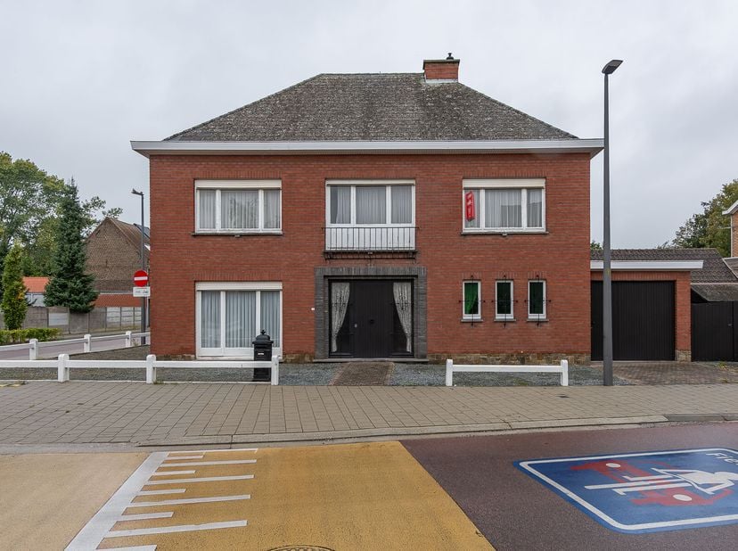 Huis te koop in Cornelius Sneyssenslaan 60,
                    9820 Merelbeke
