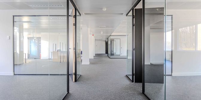 Bedrijfsvastgoed te huur in Avenue Reine Astrid 92, 1310 La Hulpe