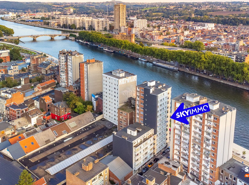 L’agence SKYIMMO vous propose ce superbe appartement lumineux de 99 m² habitables, idéalement situé au 6ᵉ étage d'une résidence calme et bien entreten