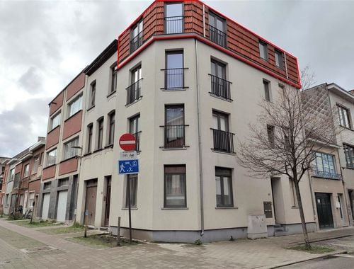                                         Appartement à louer à Berchem, € 745
