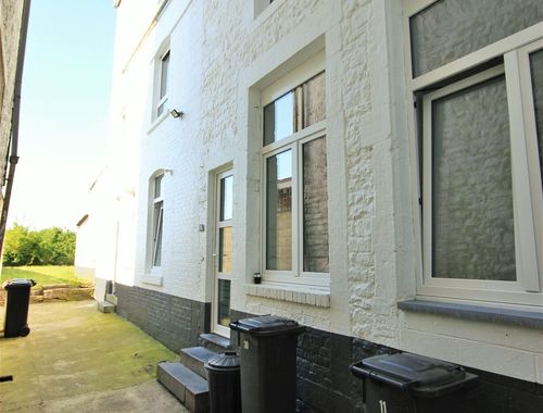                                         Appartement à louer à Florennes, € 750
