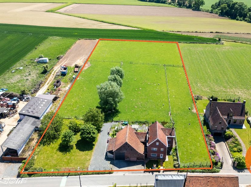EERSTE BEZOEKDAG WOENSDAG 10 JUNI 2026 VAN 16U TOT 19U (ENKEL OP AFSPRAAK!!) <br />
LIERDE - Woning met bijgebouw op 94 are<br />
Charmante hoeve op e