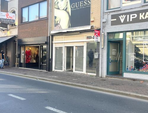                                         Bien commercial à vendre à Menen, € 85.000
