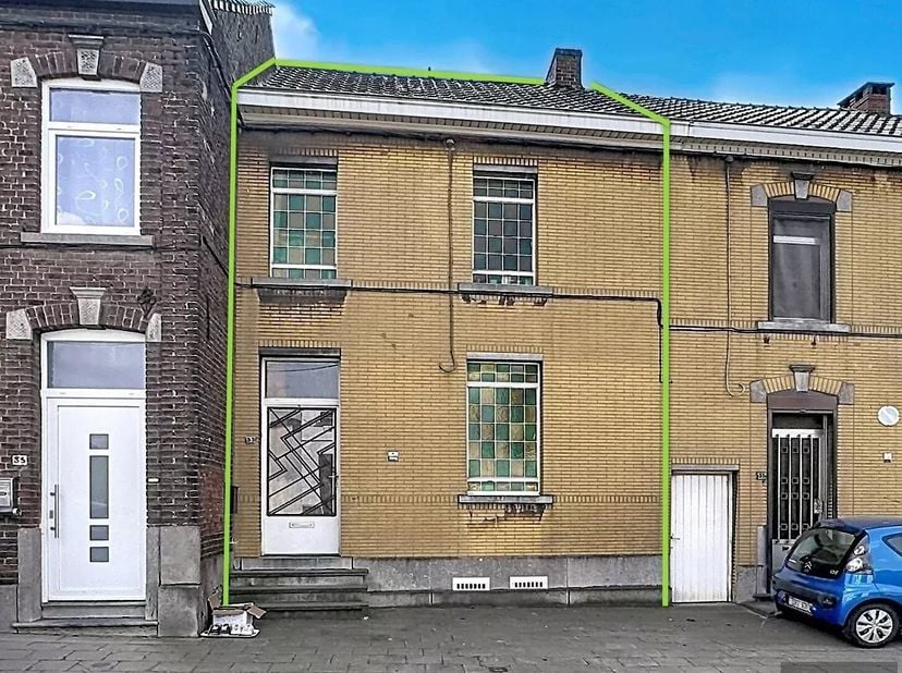 Située à Bois dHaine, proche de toutes les commodités, écoles, commerces et axes routiers, cette maison 2 façades constitue après rénovation une oppor