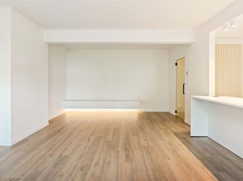 Gelegen in de Rederijkersstraat te Hasselt geniet deze eigendom van een bijzonder centrale ligging op wandelafstand van het stadscentrum. Winkels, sch