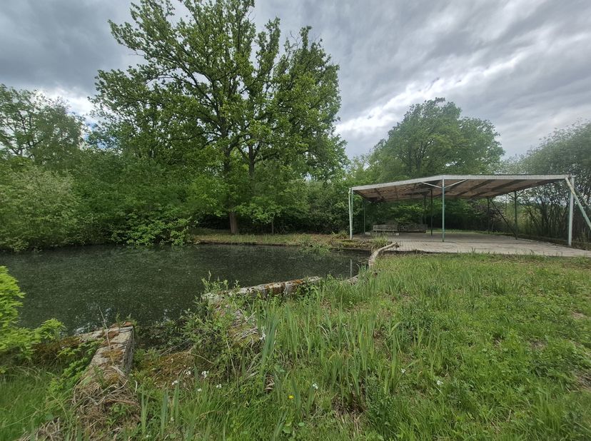 Interested? For a viewing or more info, email info@devastgoedkoning.be or call 016/798.555 (Mon-Fri 9am-6pm or Sat 9am-12pm).<br />
This unique plot o