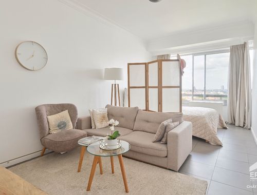                                         Studio met slaaphoek te koop in Ukkel, € 185.000

