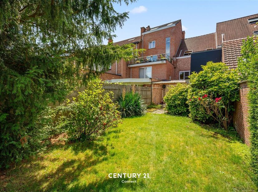 **Statige burgerwoning Nieuw Kwartier Leuven**<br />
In het Nieuw Kwartier te Leuven, namelijk in de Weldadigheidsstraat bieden wij u een statige burg