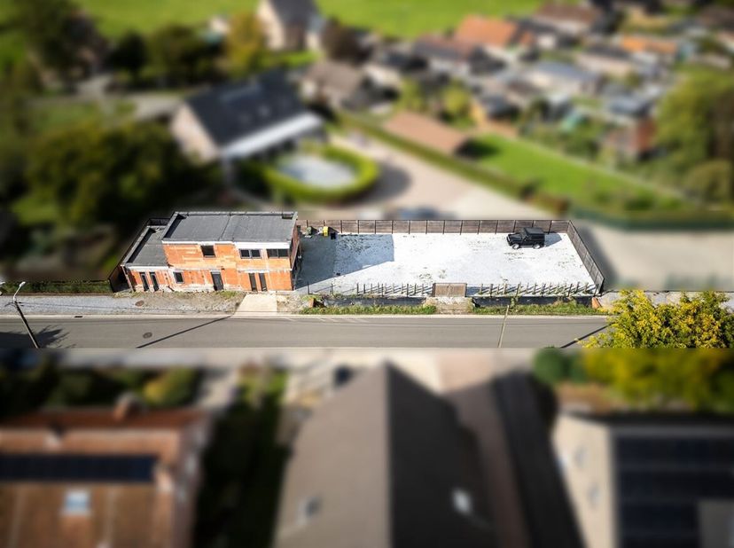 Verder af te werken casco-woning te Westerlo.<br />
Nabij het centrum van Heultje met alle faciliteiten in de onmiddellijke buurt (winkels, scholen, b