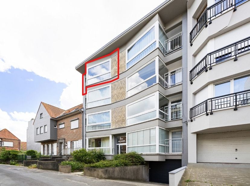 Koksijde: 2-slaapkamerappartement op enkele stappen van zee! Bent u op zoek naar een 2-slaapkamerappartement op een toplocatie, vlak bij het strand? D