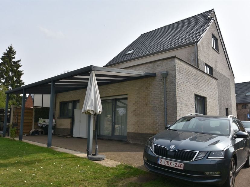 Uitzonderlijk Gelijkvloers Appartement (165m²) met 4 Slaapkamers, Tuin en Uitgebreide Parkeermogelijkheden<br />
Bent u op zoek naar de ruimte en de t