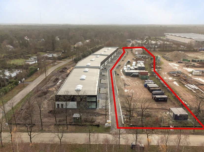 Ontdek dit uitzonderlijke industrieproject aan de Toekomstlaan in Beerse, gelegen op een ruim perceel van maar liefst 6.627 m². Deze toplocatie biedt