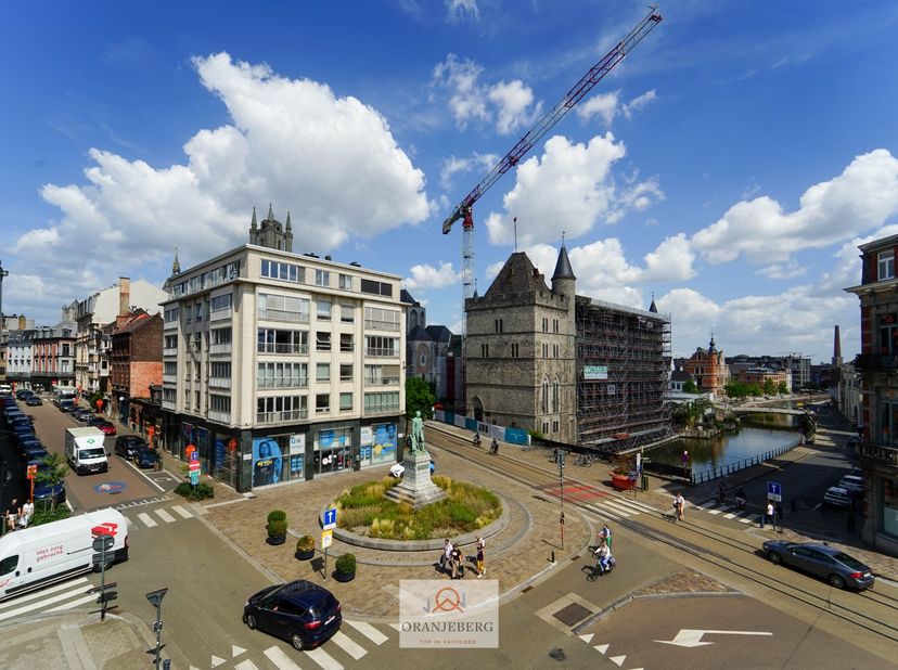 Bedrijfsvastgoed te huur in François Laurentplein 1,
                    9000 Gent