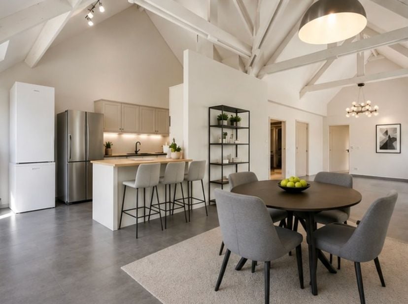 Ontdek deze uitzonderlijk ruime en instapklare penthouse met 2 slaapkamers en 2 badkamers, gelegen in een rustige en verzorgde residentie op wandelafs