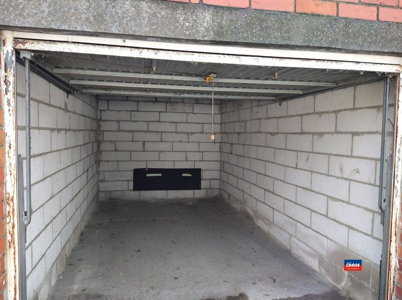 Garage te koop in Vinkeveldenplein,
                    2660 Hoboken