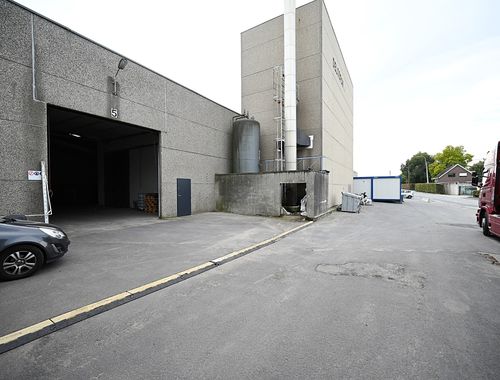                                         Bâtiment d’entreprise à louer à Desselgem, € 3.525
