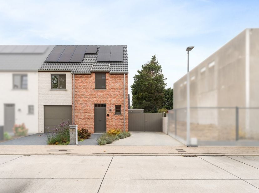 Huis te koop in Rietvoornstraat 11,
                    8530 Harelbeke