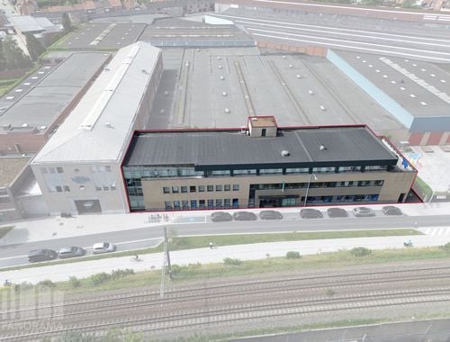                                         Bureaux à vendre à Roeselare, € 2.370.000

