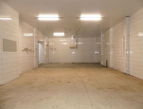                                         Magazijn zonder bureel te huur in Pervijze, € 390
