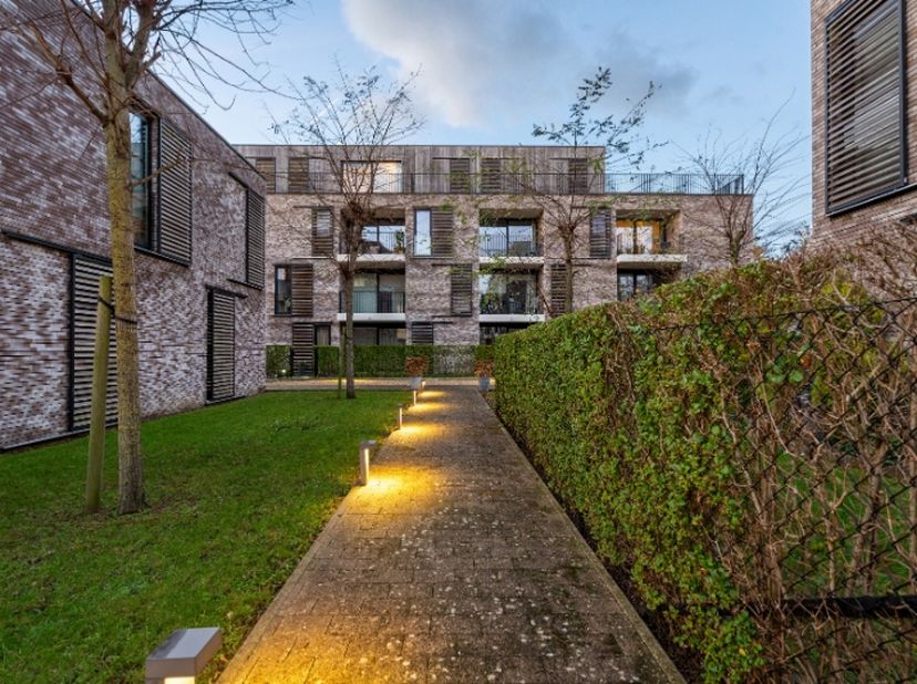 De 99&amp;nbsp;erkende assistentiewoningen zijn opgetrokken in 4 paviljoenen rond de villa&amp;nbsp;'La Vigie', een geklasseerd monument dat dienst doet als g