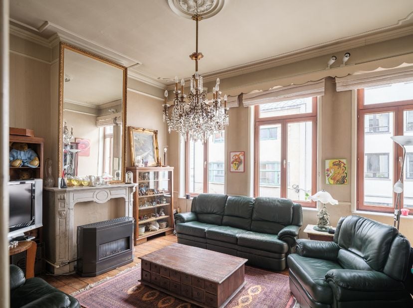 Te renoveren handelshuis (266 m²) met stadstuin. Wonen en werken in het centrum van Gent.<br />
<br />
Voor meer informatie, mail naar info@carloegger