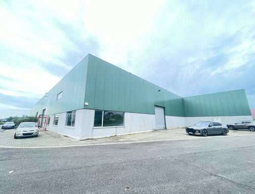                                         Bedrijfsgebouw te huur in Wommelgem, € 4.500
