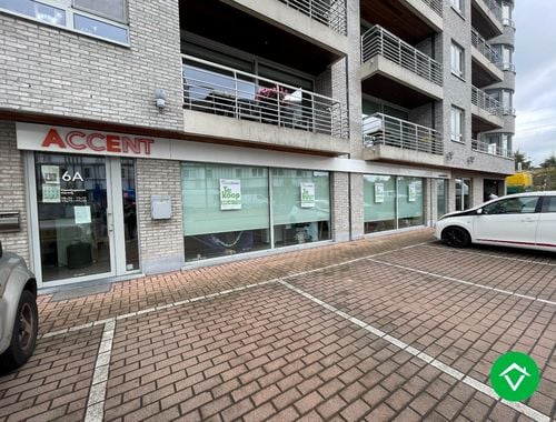                                         Bureaux à louer à Roeselare, € 1.250
