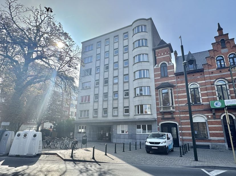 Appartement te huur in Avenue des Nerviens 135,
                    1040 Etterbeek