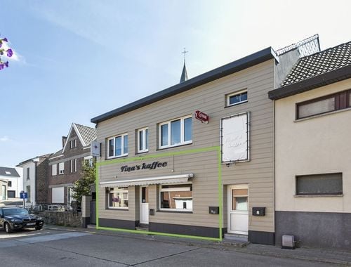                                         Rez-de-chaussée commercial à louer à Herderen, € 750
