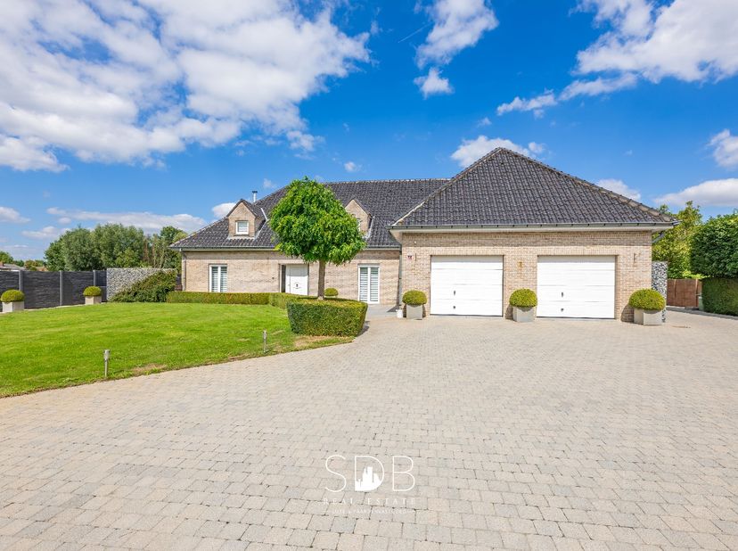 Maison à vendre à ,
                    9260 Wichelen