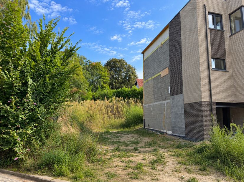 Grond te koop in Rue Engeland,
                    1180 Ukkel