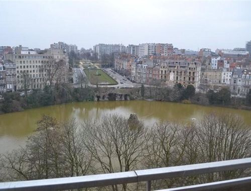                                         Appartement à louer à Bruxelles, € 1.500
