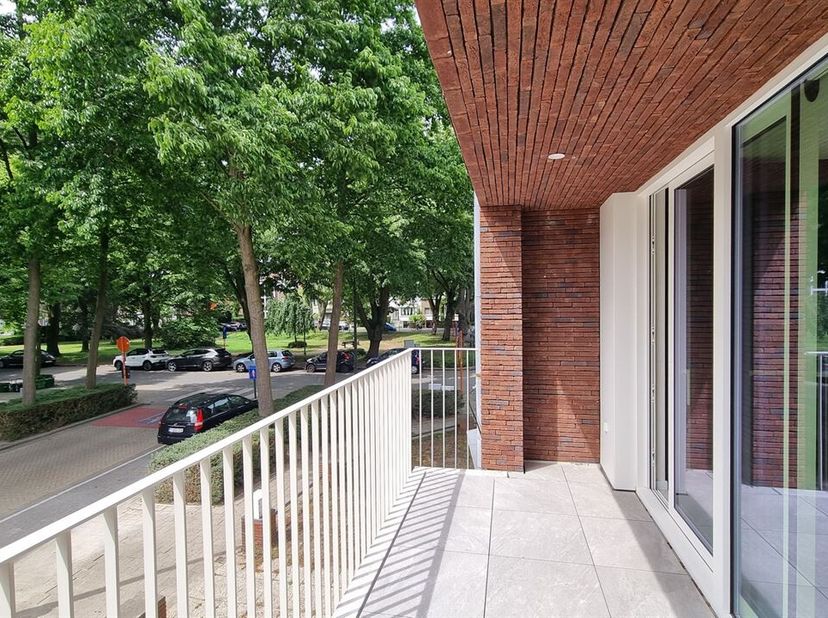 Au centre de Mortsel, dans une rue calme, cette résidence de petite taille sera construite.<br />
Les 4 appartements seront équipés des techniques les
