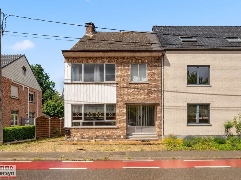 Ben je op zoek naar een vastgoedproject met potentieel in het landelijke Rillaar?<br />
Deze halfopen bebouwing aan de Ebdries 26 biedt een leuke kans
