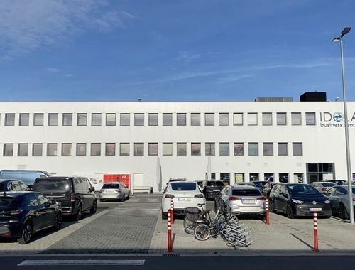                                         Bureaux à louer à Lochristi, € 4.000

