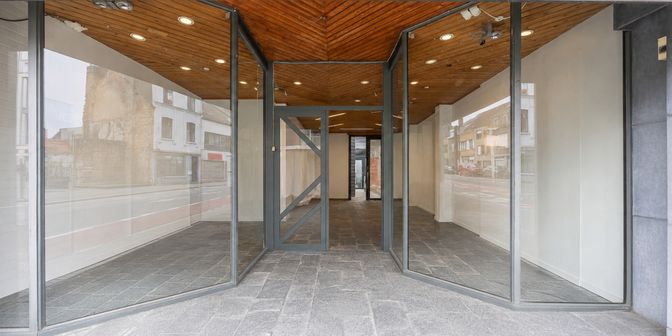Bedrijfsvastgoed te koop in Torhoutsesteenweg 377, 8400 Oostende