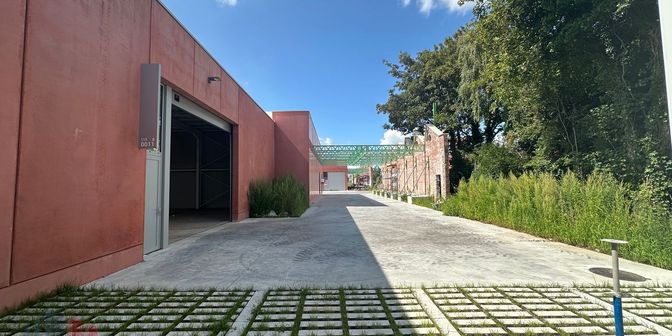 Bedrijfsvastgoed te koop in Walle 111/113, 8500 Kortrijk